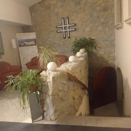 Slos Apartament *